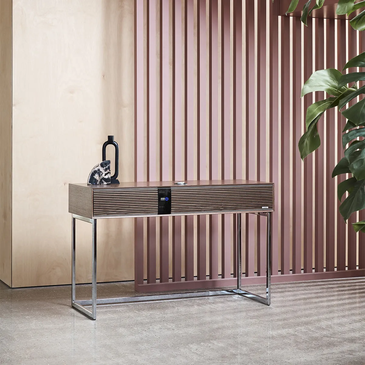 Ruark Audio R810 High Fidelity Radiogram (Walnut/Walnut) with Adjustable TV Mount