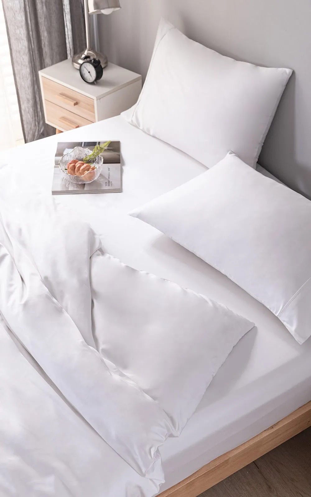 White Super King Size GF 100% Organic Bamboo 300tc Luxurious sateen weave Bedding Set Duvet Cover, Extra Deep 40cm Fitted Sheet, 2 x Pillow Cases